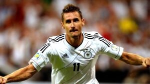 Pencetak Gol Tertua di Piala Dunia